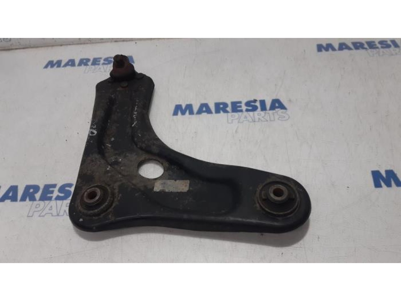Peugeot - 207 - Front lower wishbone, right