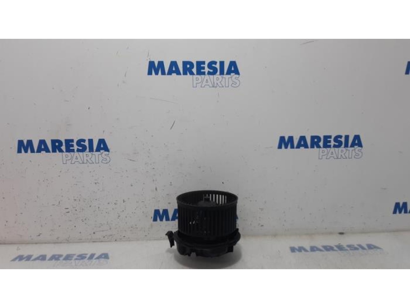 Renault - Clio - Heating and ventilation fan motor