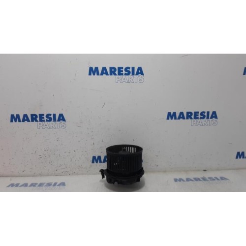 Renault - Clio - Heating and ventilation fan motor