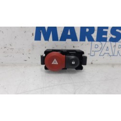 Renault - Clio - Panic lighting switch