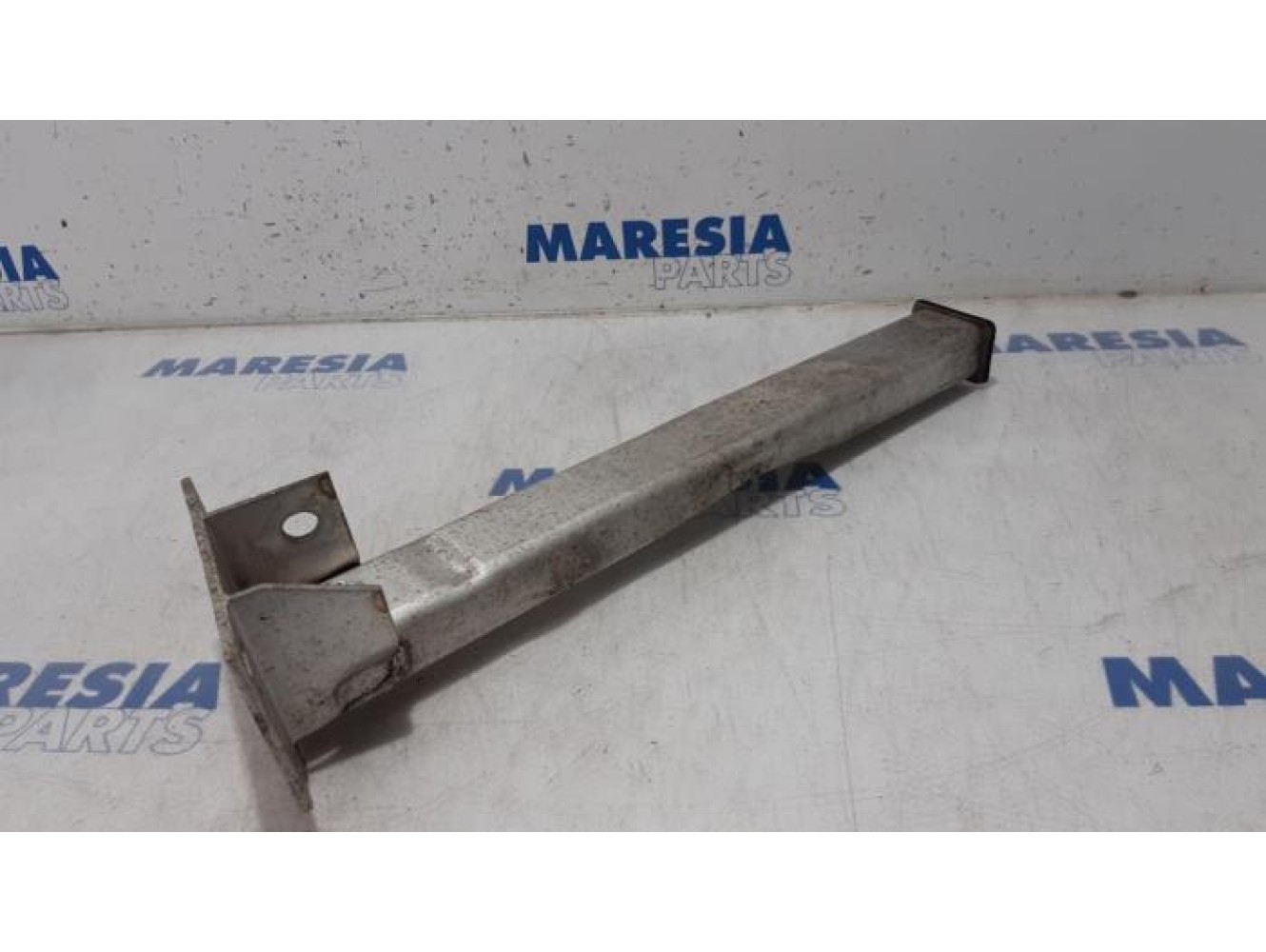 Peugeot - 5008 - Subframe