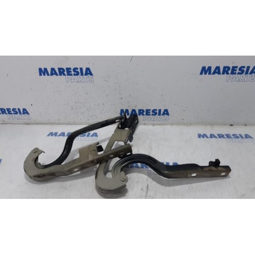 Peugeot - 5008 - Bonnet Hinge