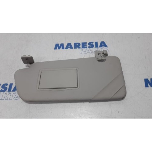 Peugeot - 5008 - Sun visor