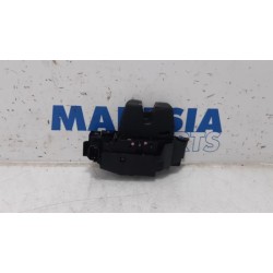 Peugeot - 308 - Tailgate lock mechanism