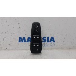 Peugeot - 308 - Multi-functional window switch