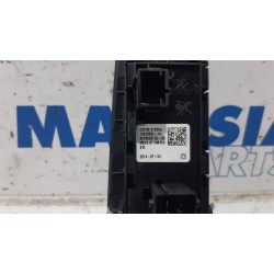 Peugeot - 308 - Multi-functional window switch