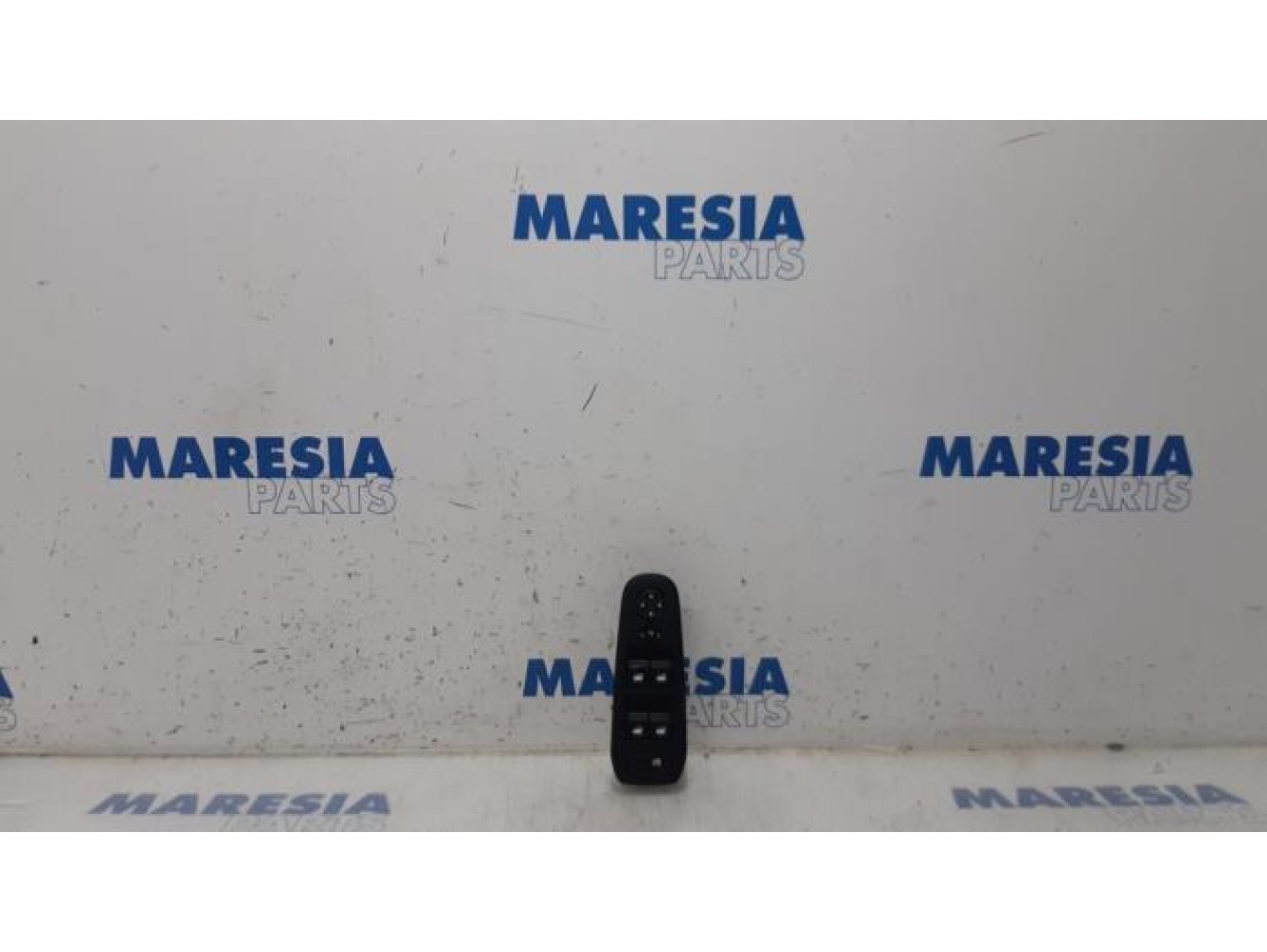 Peugeot - 308 - Multi-functional window switch