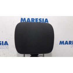 Peugeot - 5008 - Headrest