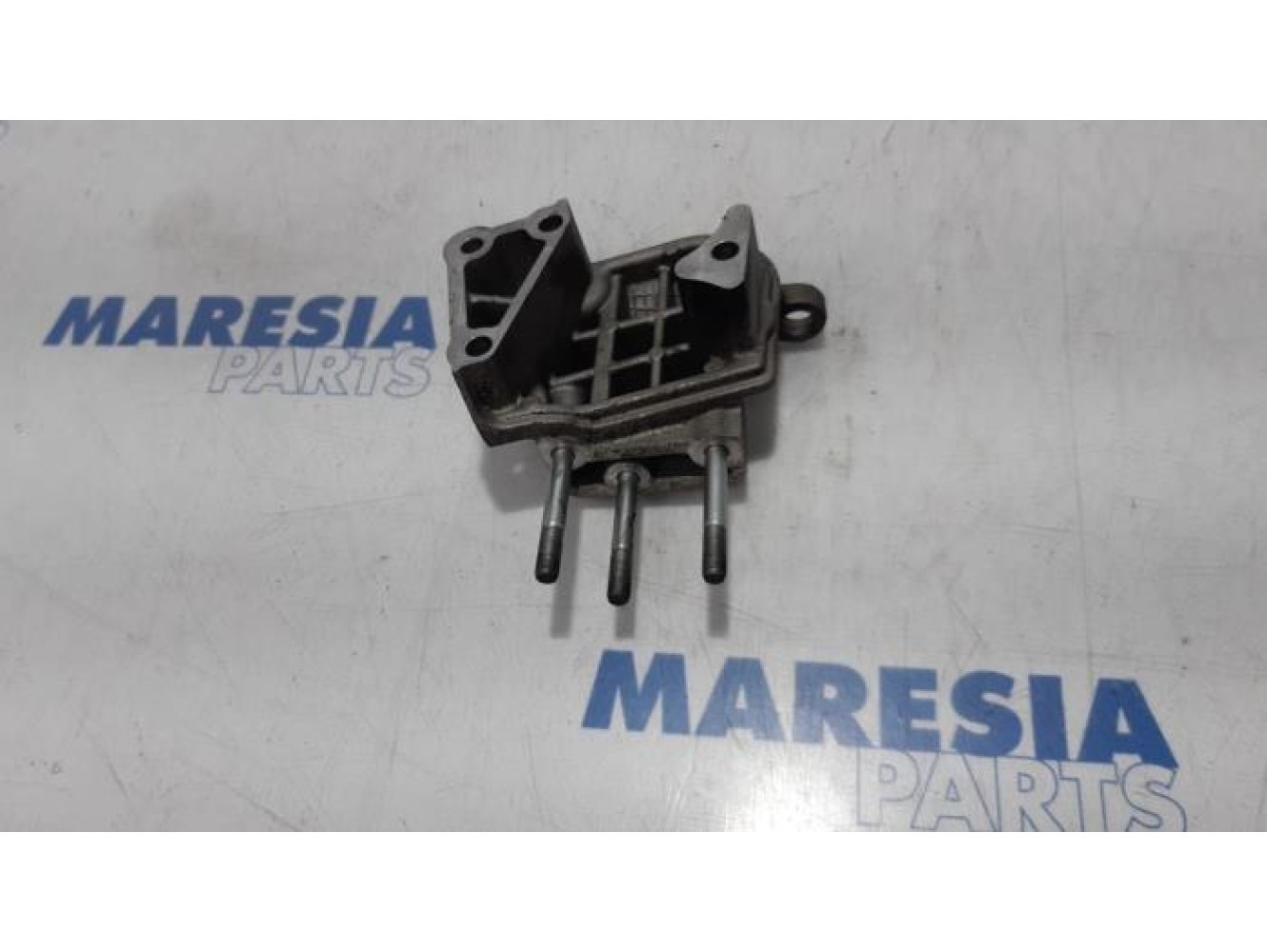 Fiat - 500 - Engine mount