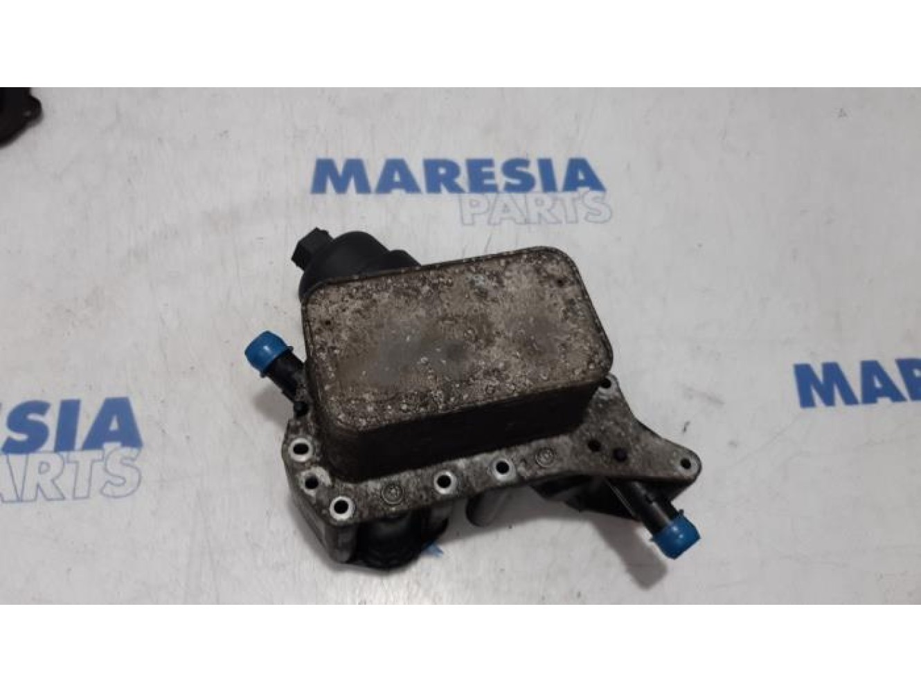 Renault - Trafic - Oil filter holder