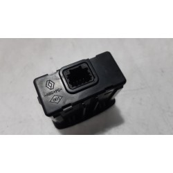 Renault - Scenic - AUX / USB connection