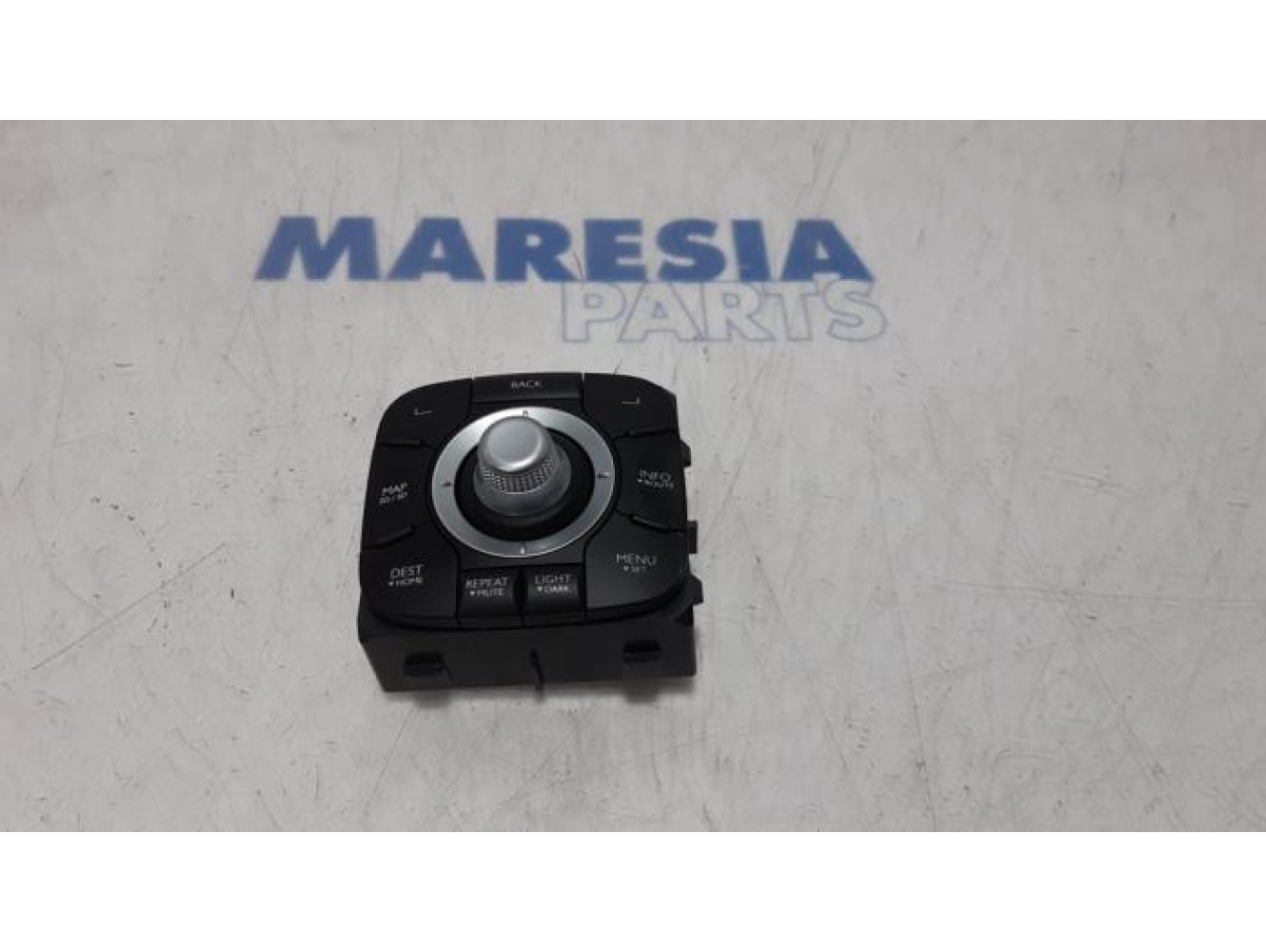 Renault - Scenic - Navigation control panel