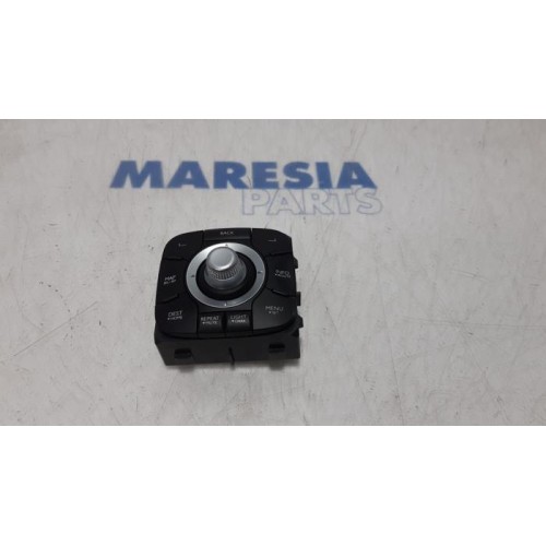Renault - Scenic - Navigation control panel