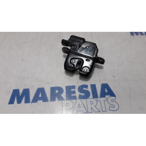 Renault - Scenic - Tailgate lock mechanism
