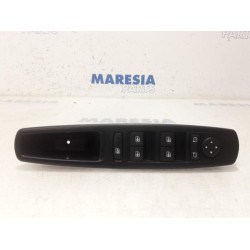 Renault - Scenic - Multi-functional window switch