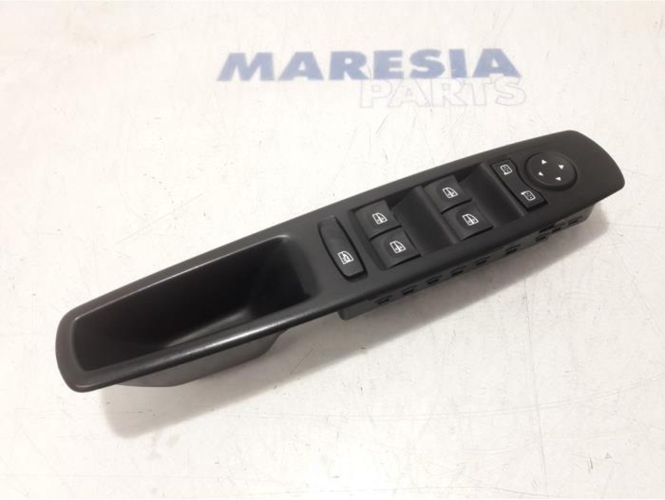 Renault - Scenic - Multi-functional window switch