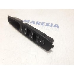 Renault - Scenic - Multi-functional window switch