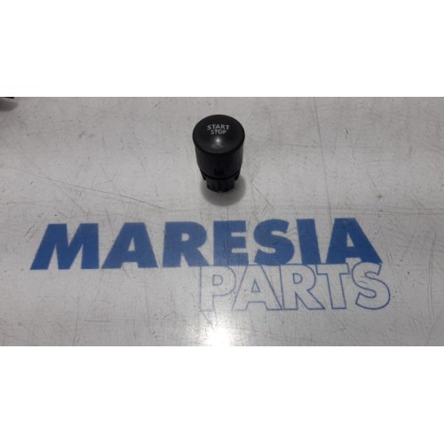 Renault - Scenic - Start/stop switch
