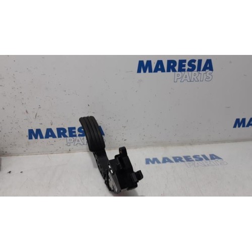 Renault - Scenic - Gaspedalposition Sensor