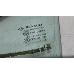 Renault - Scenic - Quarter light, front left