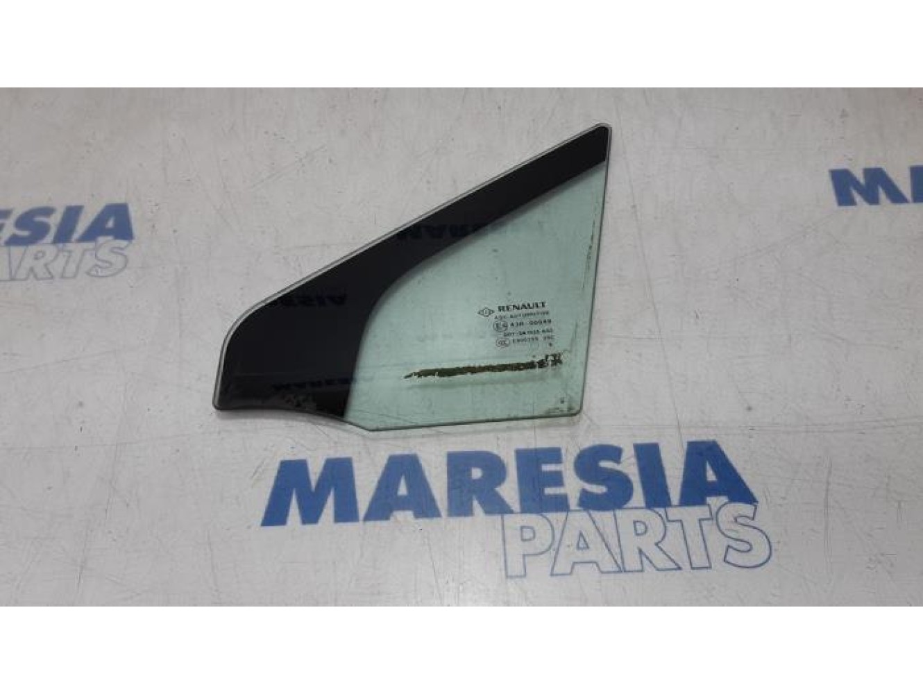 Renault - Scenic - Quarter light, front left