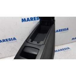 Renault - Scenic - Armrest