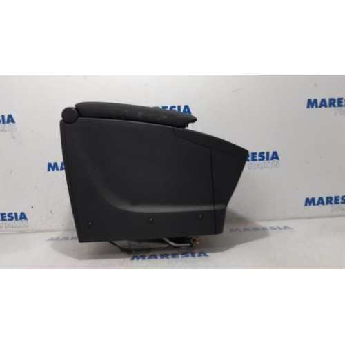 Renault - Scenic - Armrest