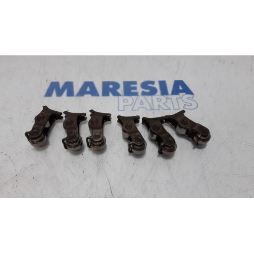 Peugeot - 5008 - Rocker arm