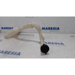 Citroen - C4 Cactus - Front windscreen washer reservoir