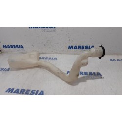 Citroen - C4 Cactus - Front windscreen washer reservoir