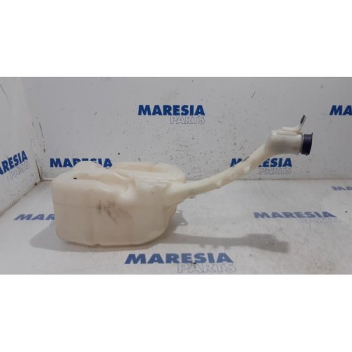 Alfa Romeo - Brera - Front windscreen washer reservoir