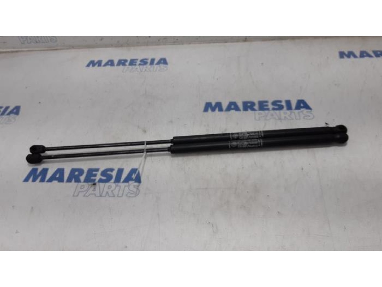 Alfa Romeo - Brera - Set of tailgate gas struts