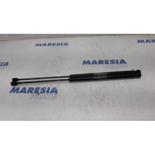 Alfa Romeo - Brera - Set of tailgate gas struts