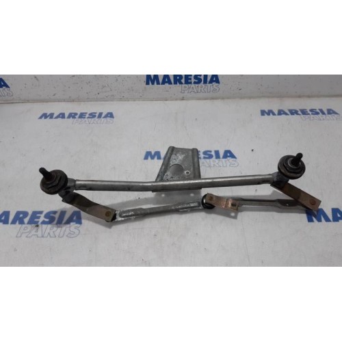 Peugeot - 206 - Wiper mechanism