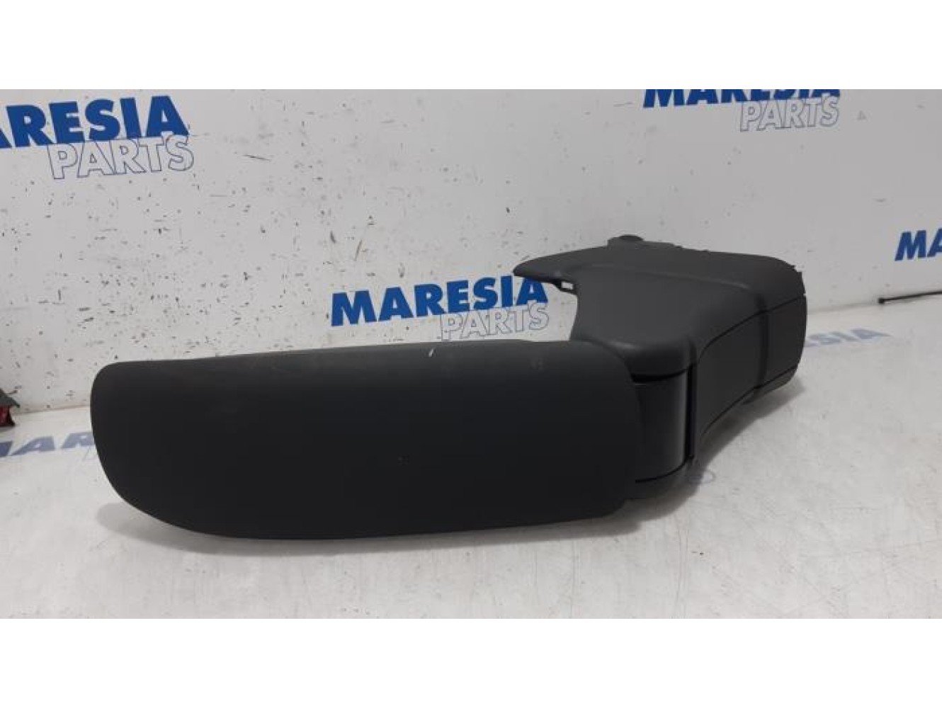 Citroen - C4 Cactus - Armrest