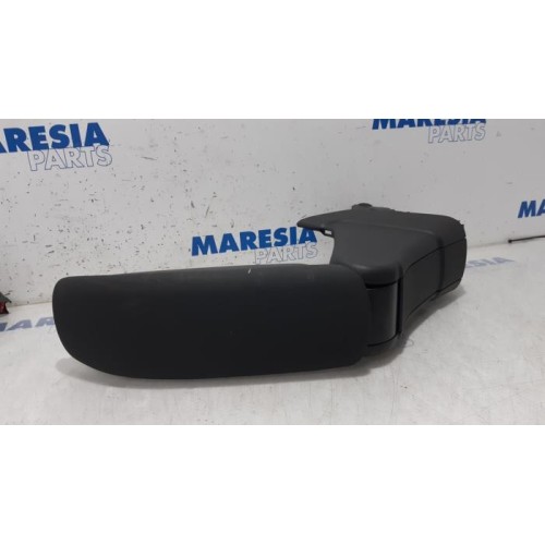 Citroen - C4 Cactus - Armrest