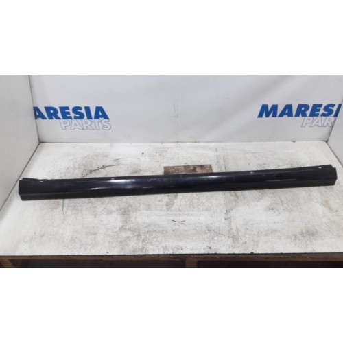 Fiat - Punto Evo - Zijskirt links