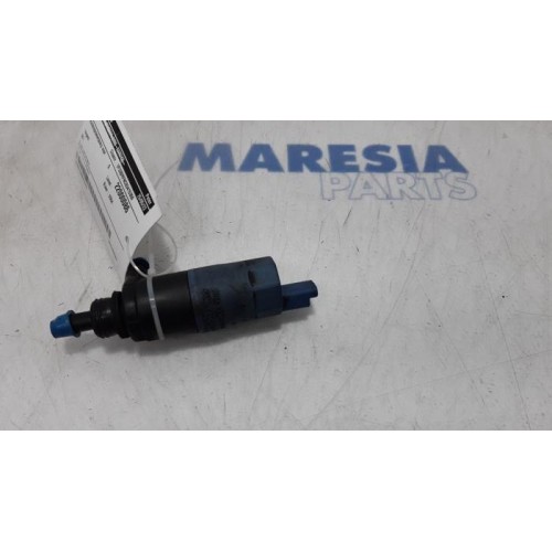 Peugeot - 307 - Windscreen washer pump