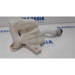 Fiat - Punto Evo - Front windscreen washer reservoir
