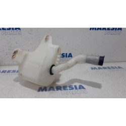Fiat - Punto Evo - Front windscreen washer reservoir