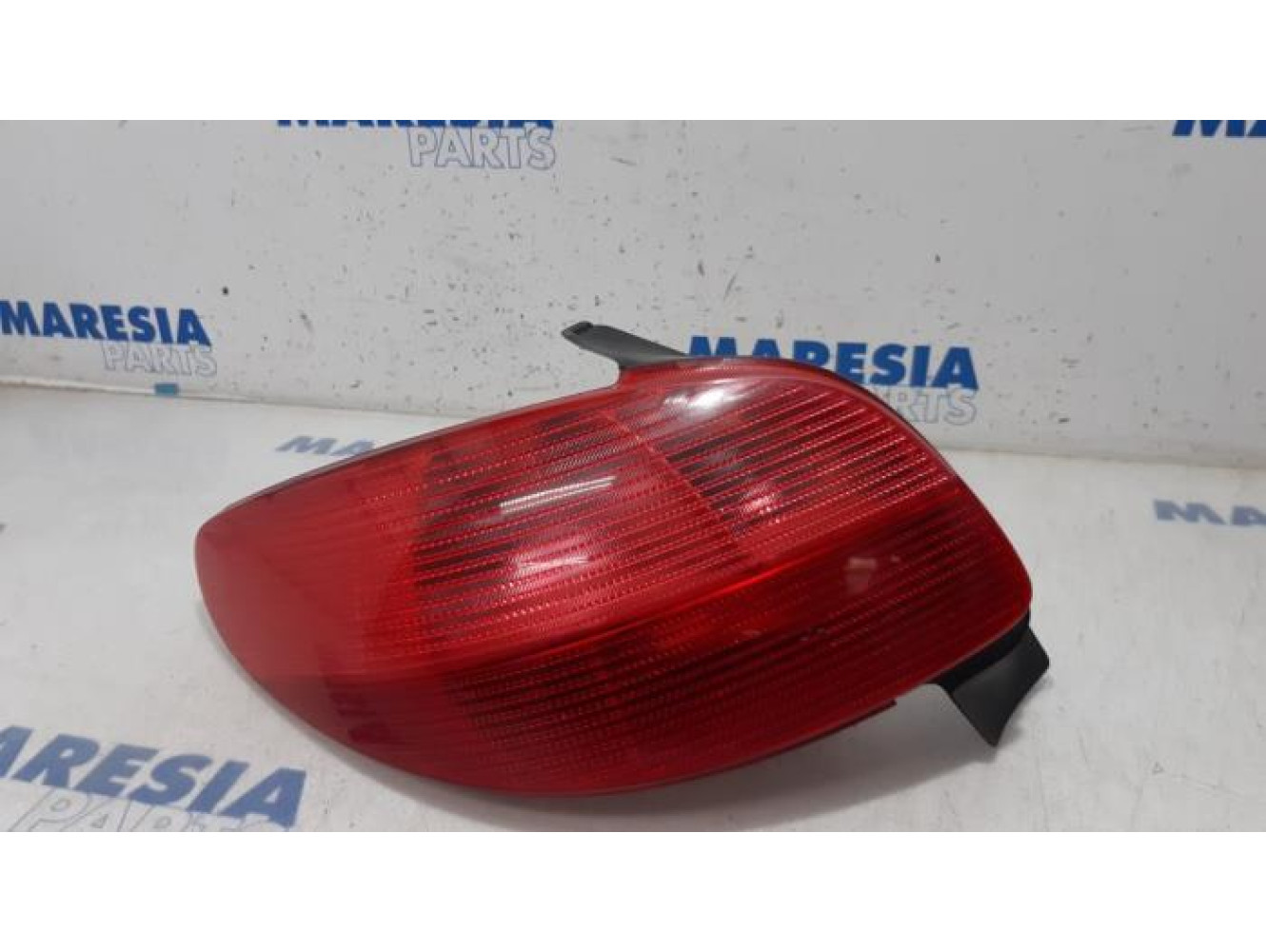 Peugeot - 206 - Achterlicht links