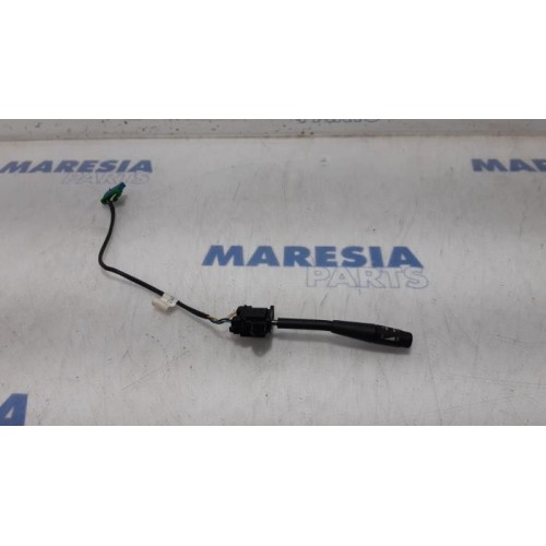 Peugeot - 206 - Steering wheel mounted radio control