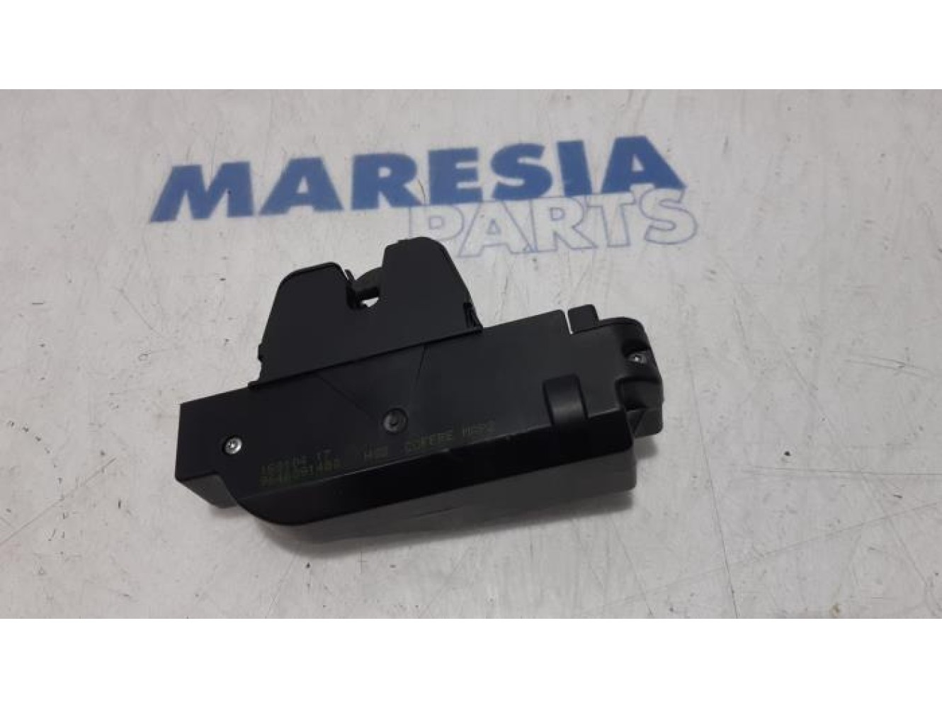 Peugeot - 307 - Tailgate lock mechanism