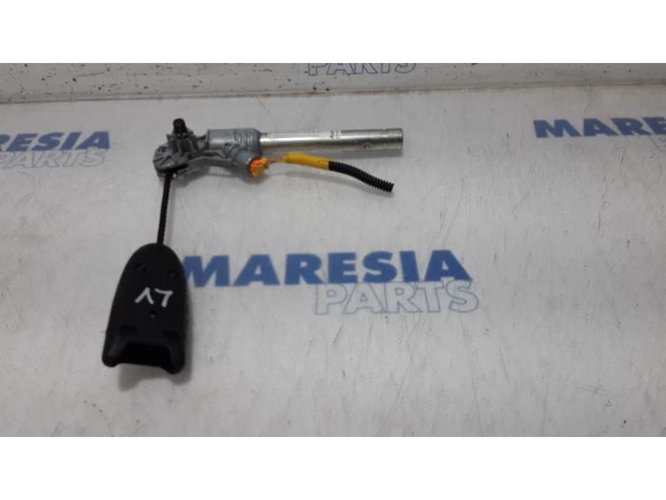 Alfa Romeo - Mito - Seatbelt tensioner, left