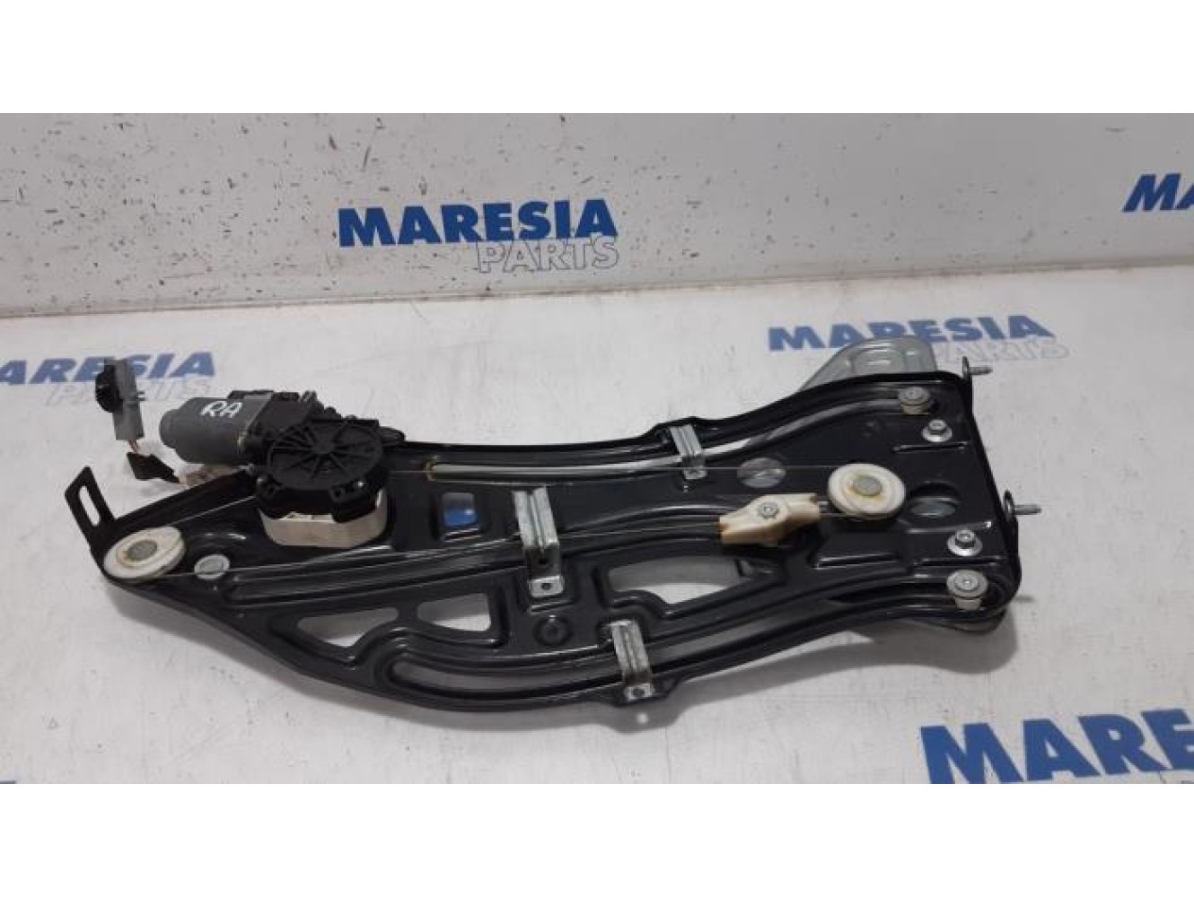 Peugeot - 207 - Rear window mechanism 2-door, right