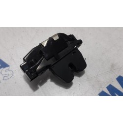 Peugeot - 207 - Tailgate lock mechanism