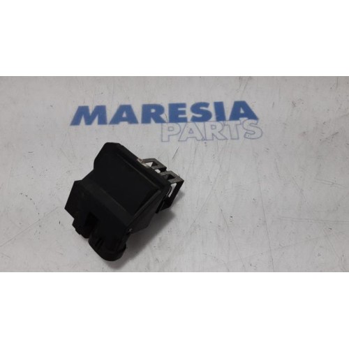Peugeot - 207 - Cooling fan resistor