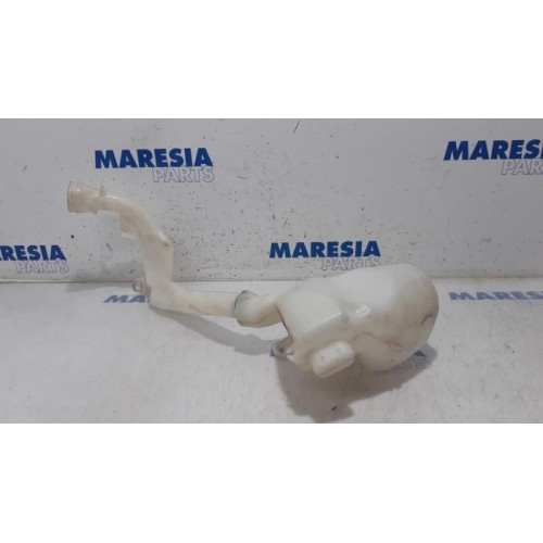 Peugeot - 207 - Front windscreen washer reservoir