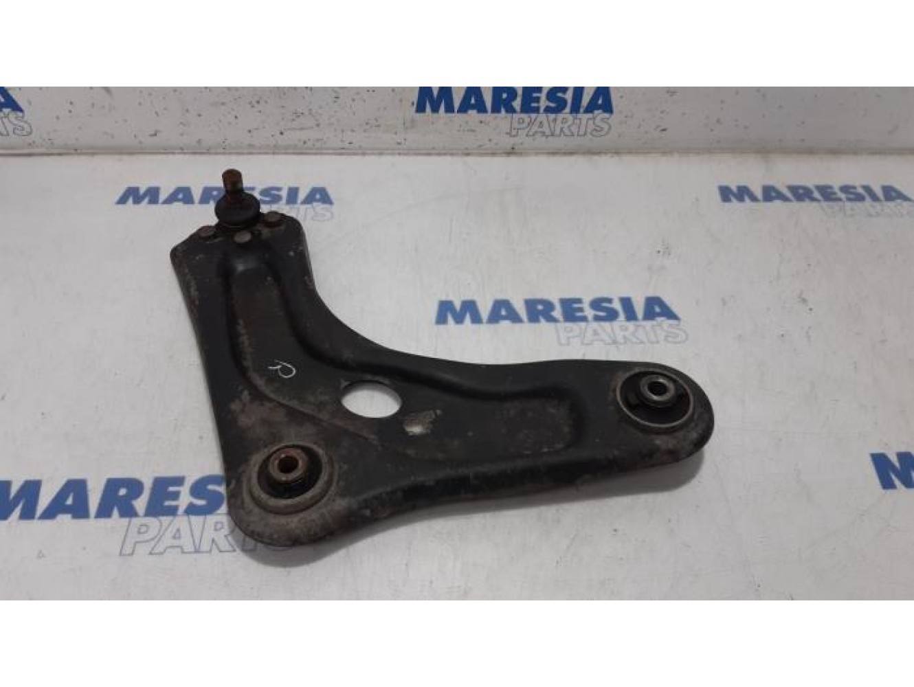Peugeot - 207 - Front lower wishbone, right
