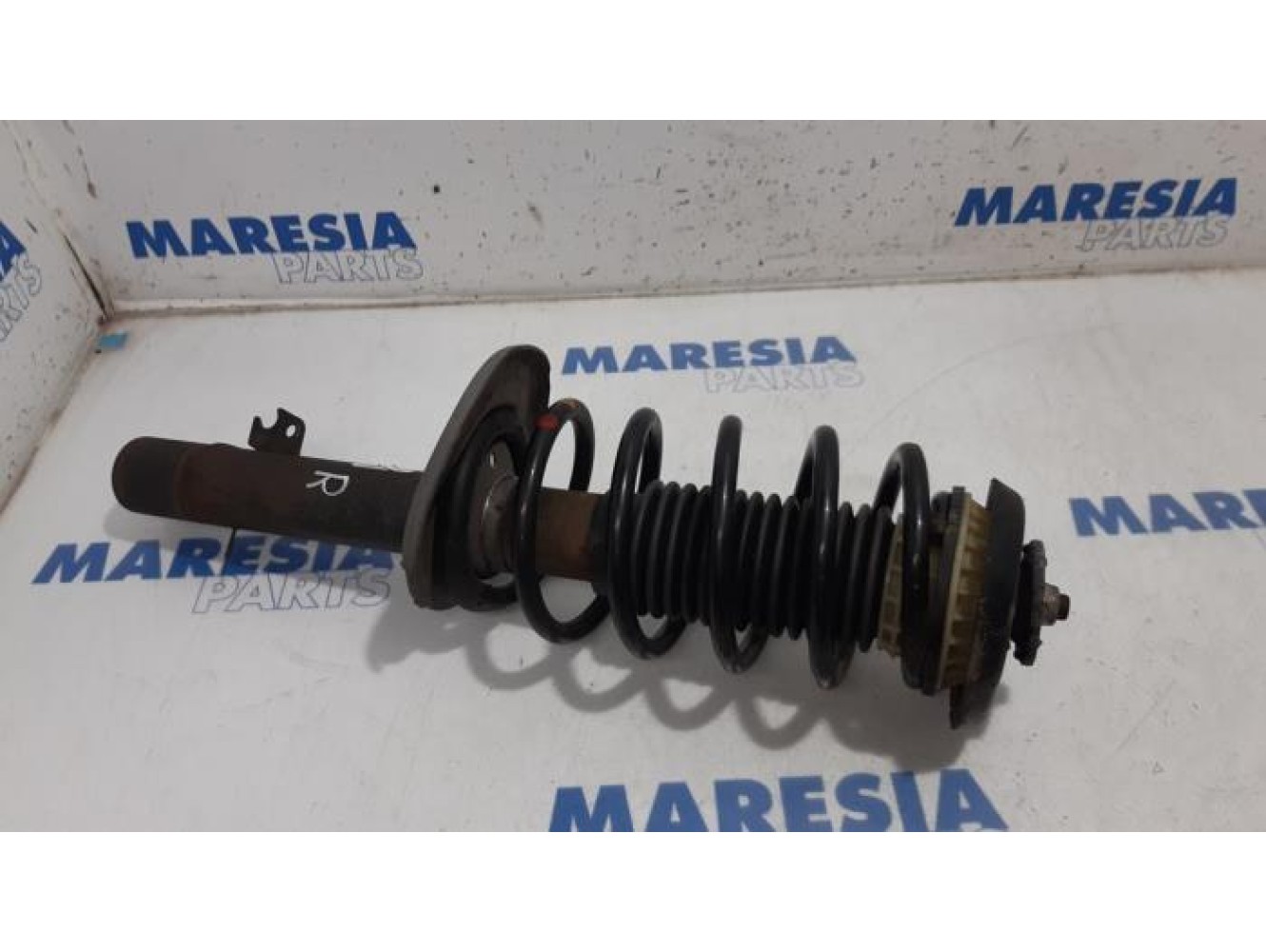 Peugeot - 207 - Front shock absorber rod, right